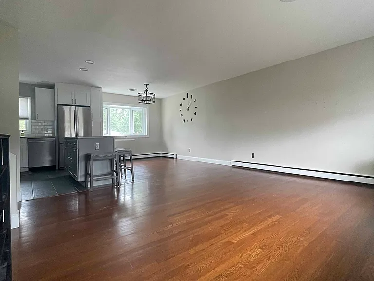 1132 Bardell Dr — Photo 5