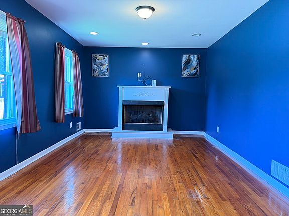3rd image of 6556 Wendell Cir