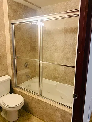 Rented by 18 REALTY | media 31