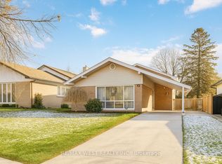 5 Henley Cres, Toronto, ON M9W2W8