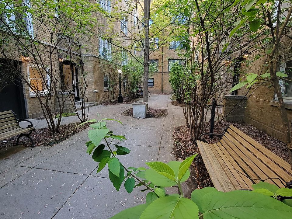 1st image of 679 W Wrightwood Ave APT 1N