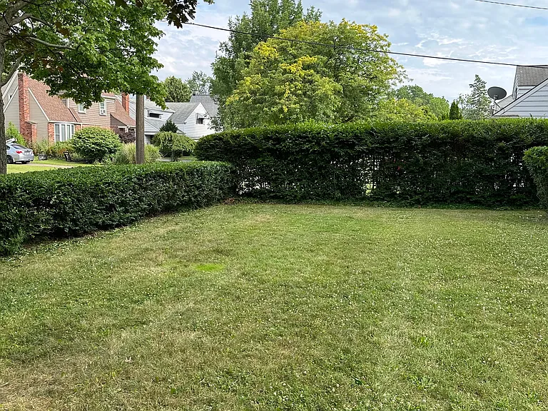 27070 Lake Shore Blvd — Photo 4