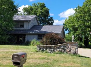 9710 W Barnard Ave, Greenfield, WI 53228