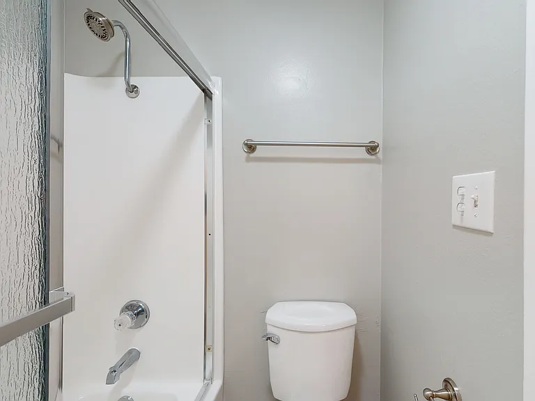 Pine Lake Apartments — Photo 43