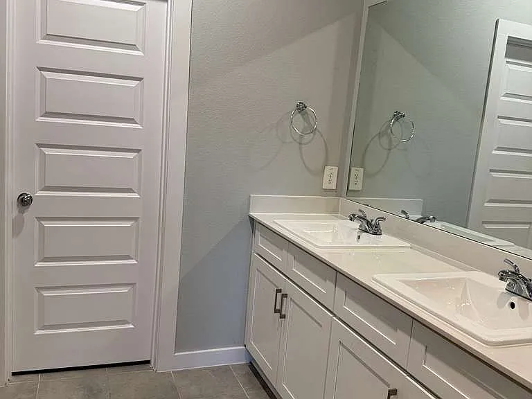 2604 Green River Rd — Photo 12