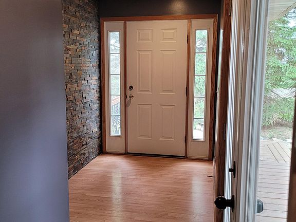 2nd image of 32472 310th St