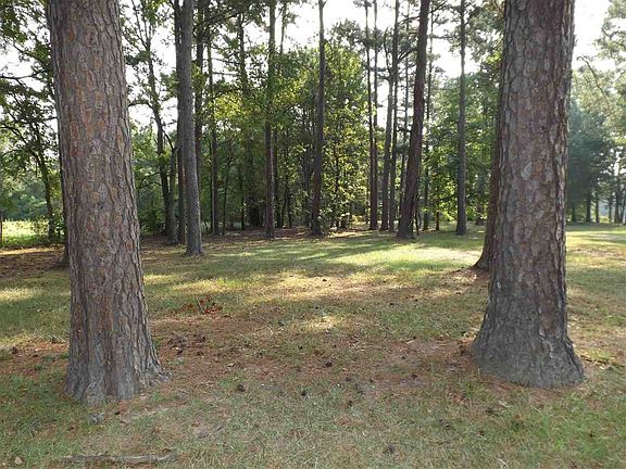 3rd image of 6 Eagle Dr