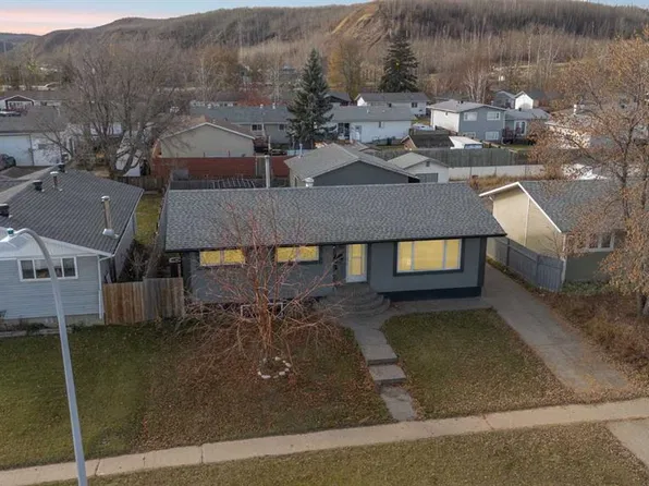 68 NE Centennial Dr, Wood Buffalo, AB T9H 1J4