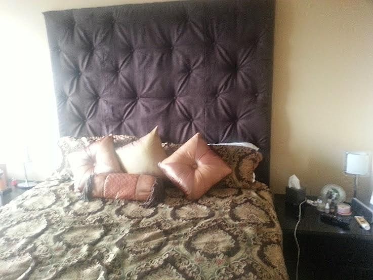 King size memory foam bed with Egyptian Cotton sheets