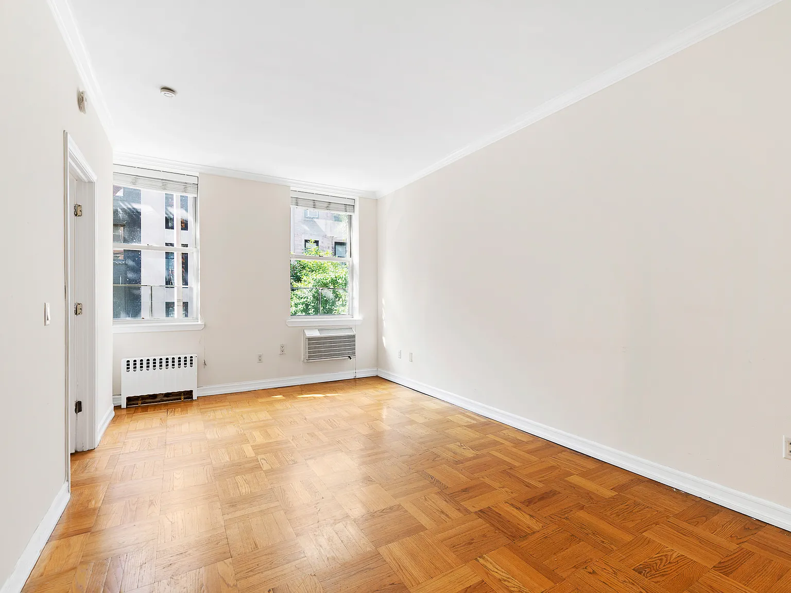 335 East 54th Street — Photo 2
