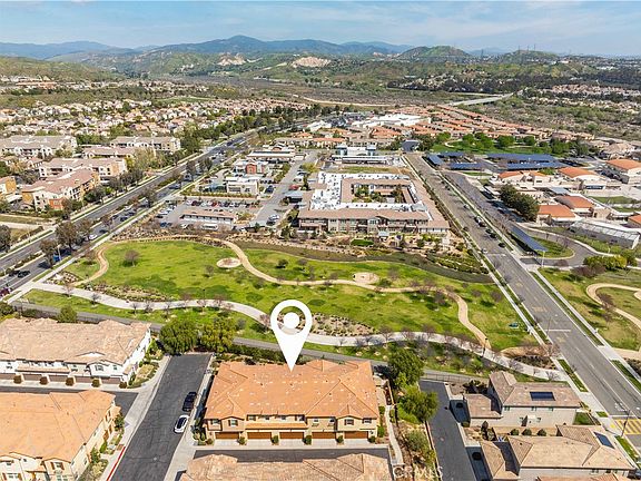 3rd image of 28744 Jardineras Dr