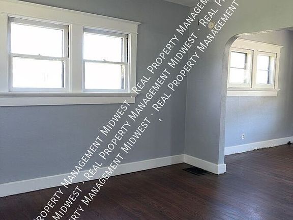 4th image of 257 Medford St