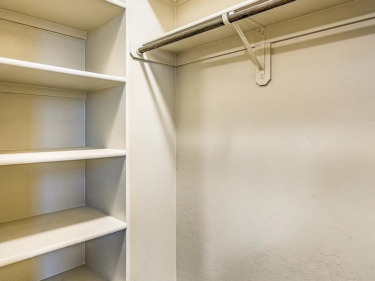 864 E Park Modern Dr — Photo 24