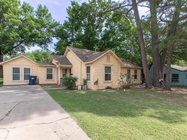 1916 Houston Pl, Denton, TX 76201