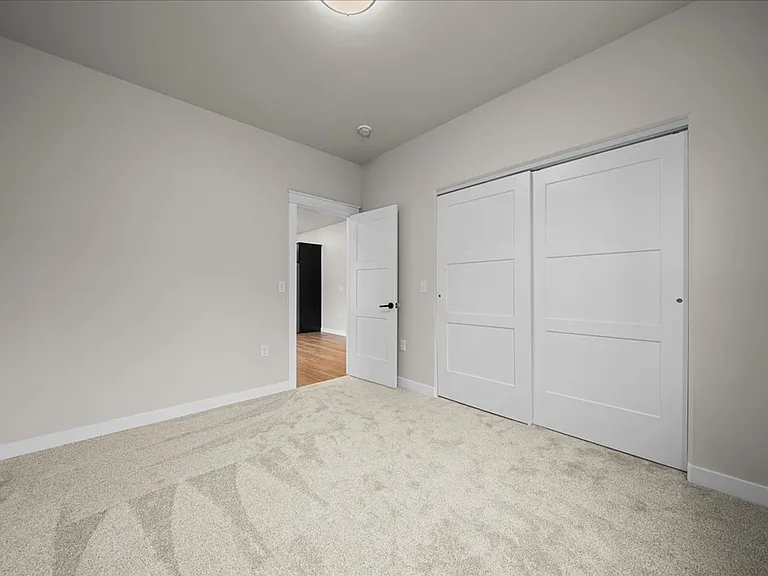7404 N Paw St — Photo 18
