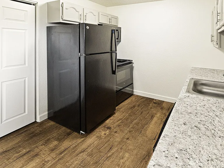 Metro Apartments At Bethalto — Photo 59
