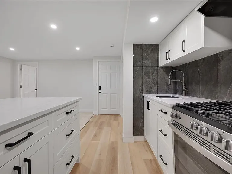 N Doverview Cres SE — Photo 3