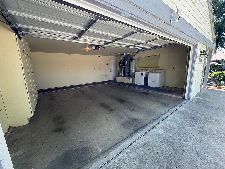 1205 Dominic Way — Photo 24