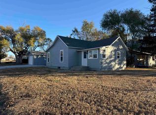 702 10th St, Arapahoe, NE 68922