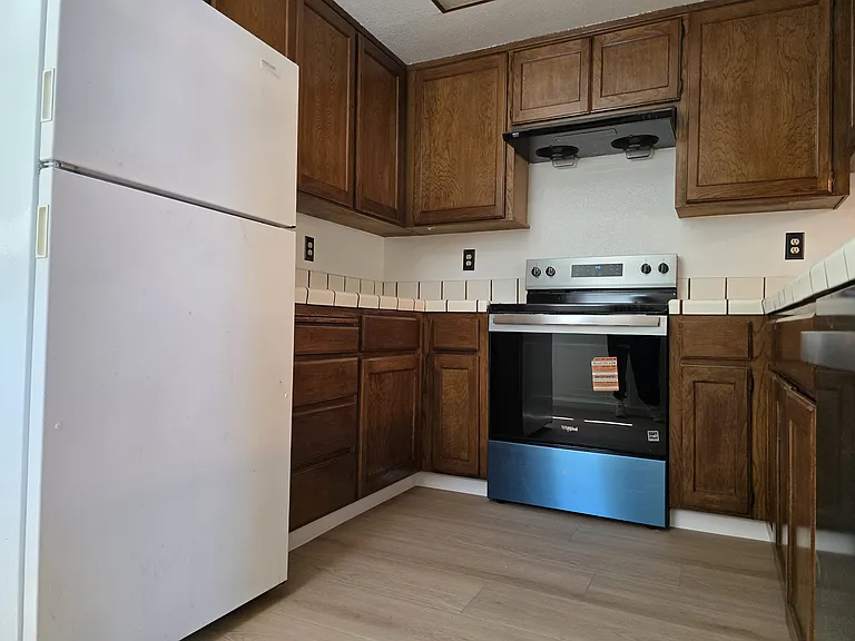 1157 Kelez Dr — Photo 6