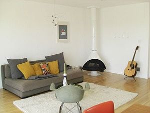 Living :: 159 Molimo Dr.