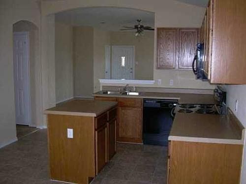 5th image of 102 Carol Ave