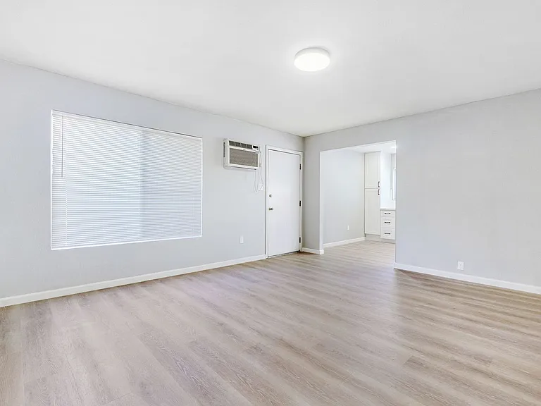 828 D St — Photo 6