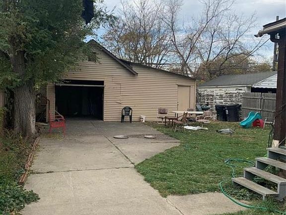 3rd image of 6775 Winthrop St