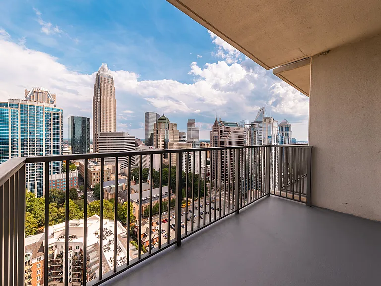 The VUE Charlotte On 5th — Photo 2