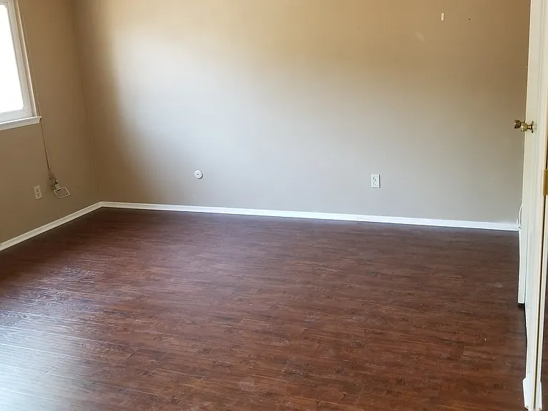 390 W Blaine St — Photo 16