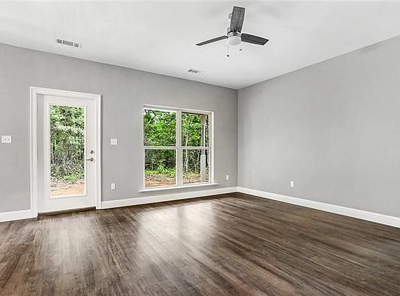 5th image of 2216 Westdale Ct