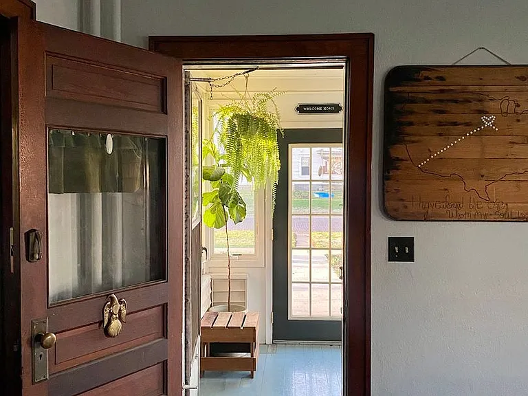 301 W 1st St — Photo 24