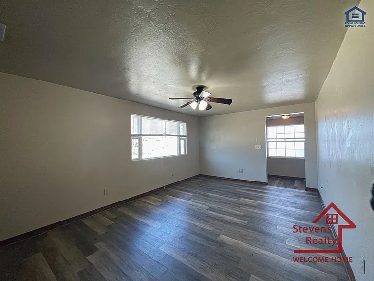 1604 NW Lindy Ave — Photo 6