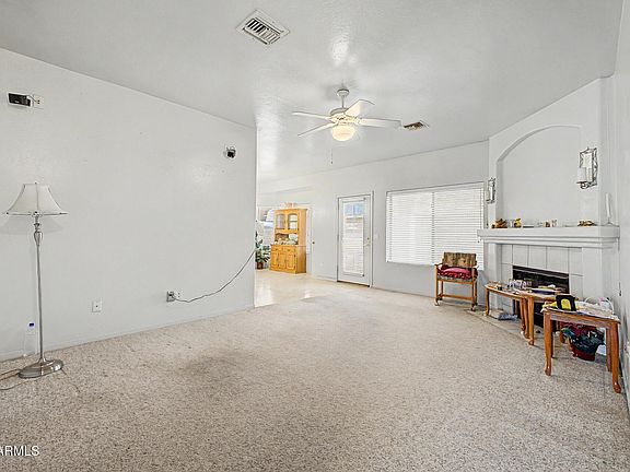5th image of 1240 E MELROSE Loop
