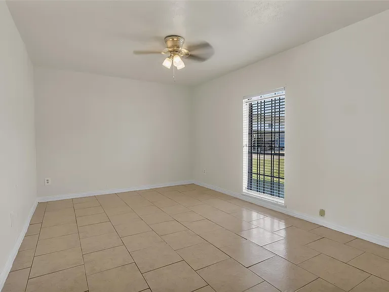 6913 Chasewood Dr — Photo 10