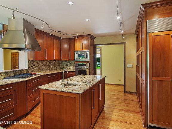 3rd image of 45 Rosewood Dr