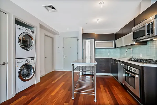 Sold by Avenue Sotheby's International Realty | media 4
