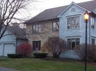 6805 Red Pine Trl, Darien, IL 60561