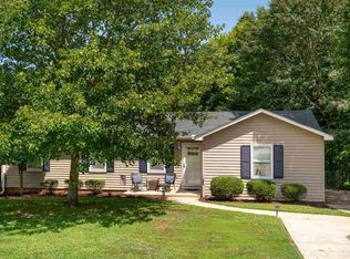 11 Melvin Cir, Taylors, SC 29687