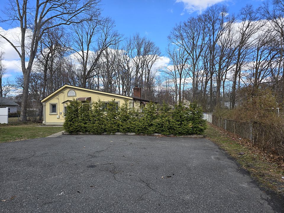 1st image of 625 Wood Ave #B
