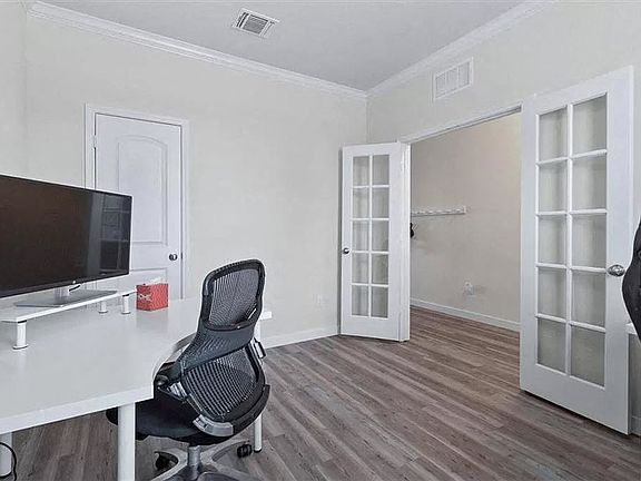 5th image of 200 Duroc Dr