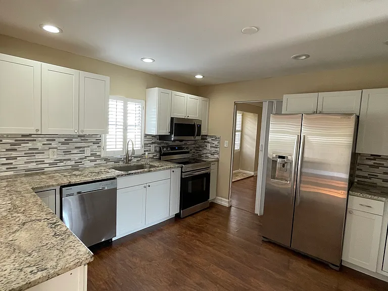 18233 Oak Rd — Photo 18
