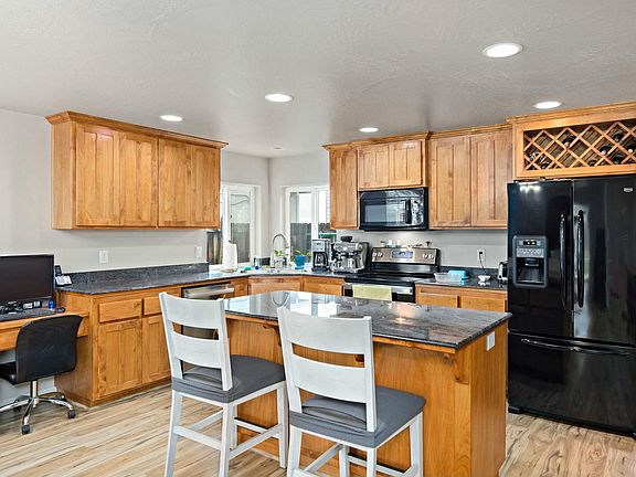 4th image of 1134 Maple Park Dr