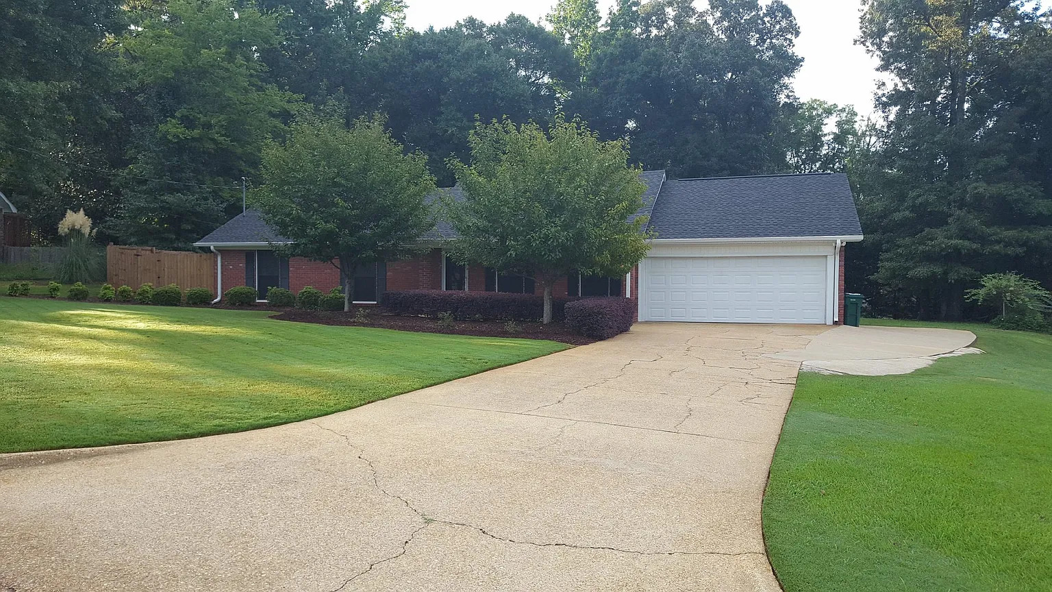 1043 Orchard Mill Rd photo 1