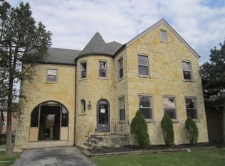 720 Selborne Rd, Riverside, IL 60546