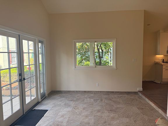 5th image of 1724 Court Ave Back 1