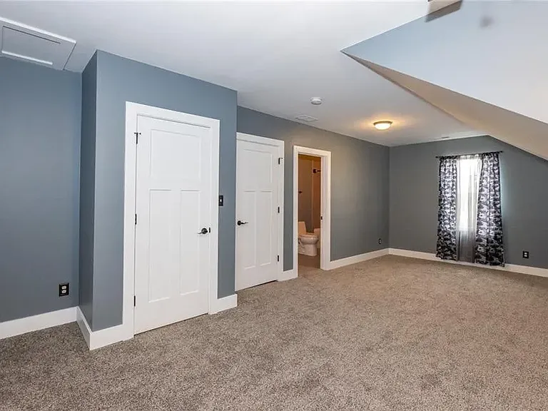 2462 N College Ave — Photo 11