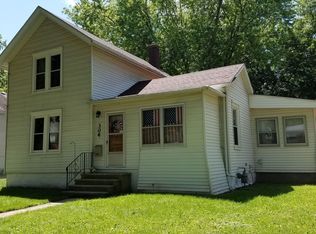 304 N 4th St, Oregon, IL 61061