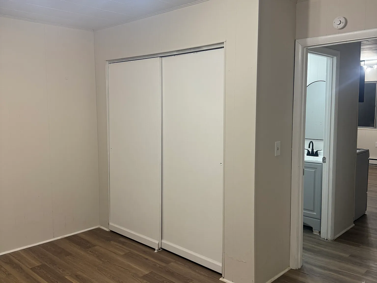 1 bed, $750 — Photo 1