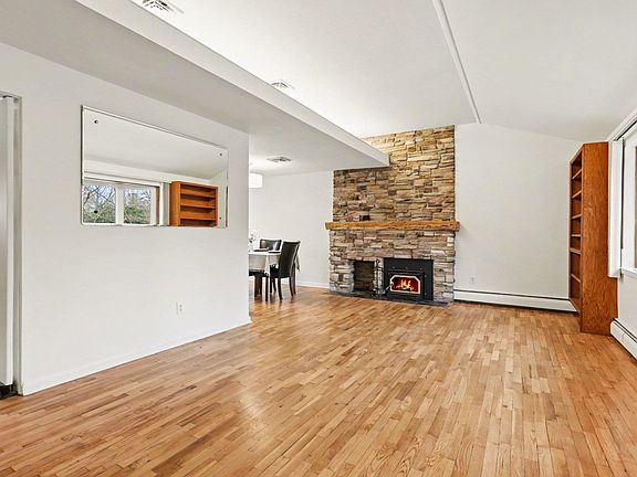 3rd image of 52511 Lynnewood Ave